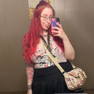 Meet your Posher, April